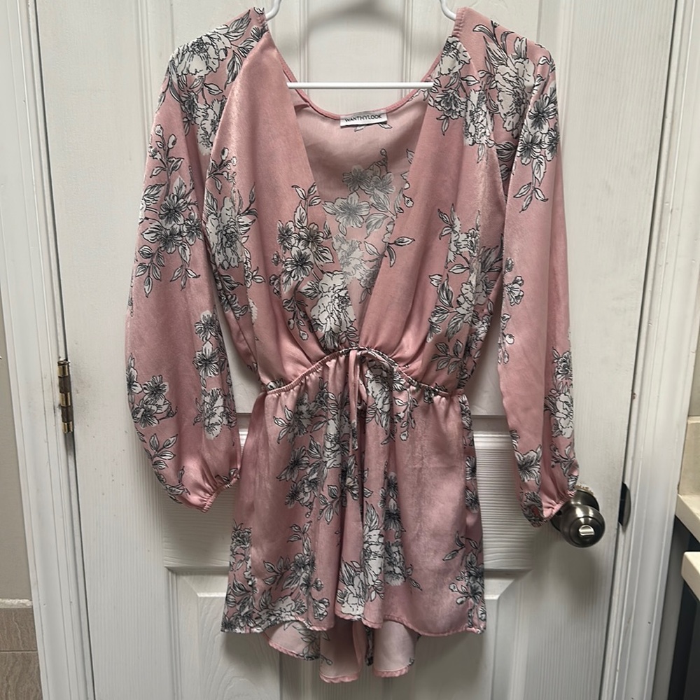 Want my look brand - Pink Floral Romper Sz S
